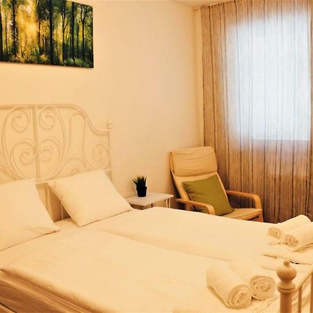 Green Wall Apartment Kaprun Bagian luar foto