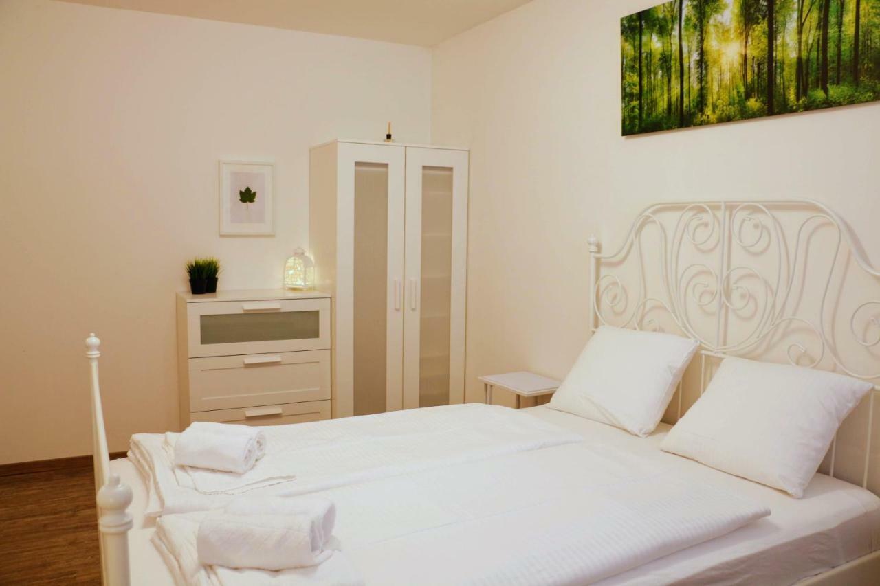 Green Wall Apartment Kaprun Bagian luar foto