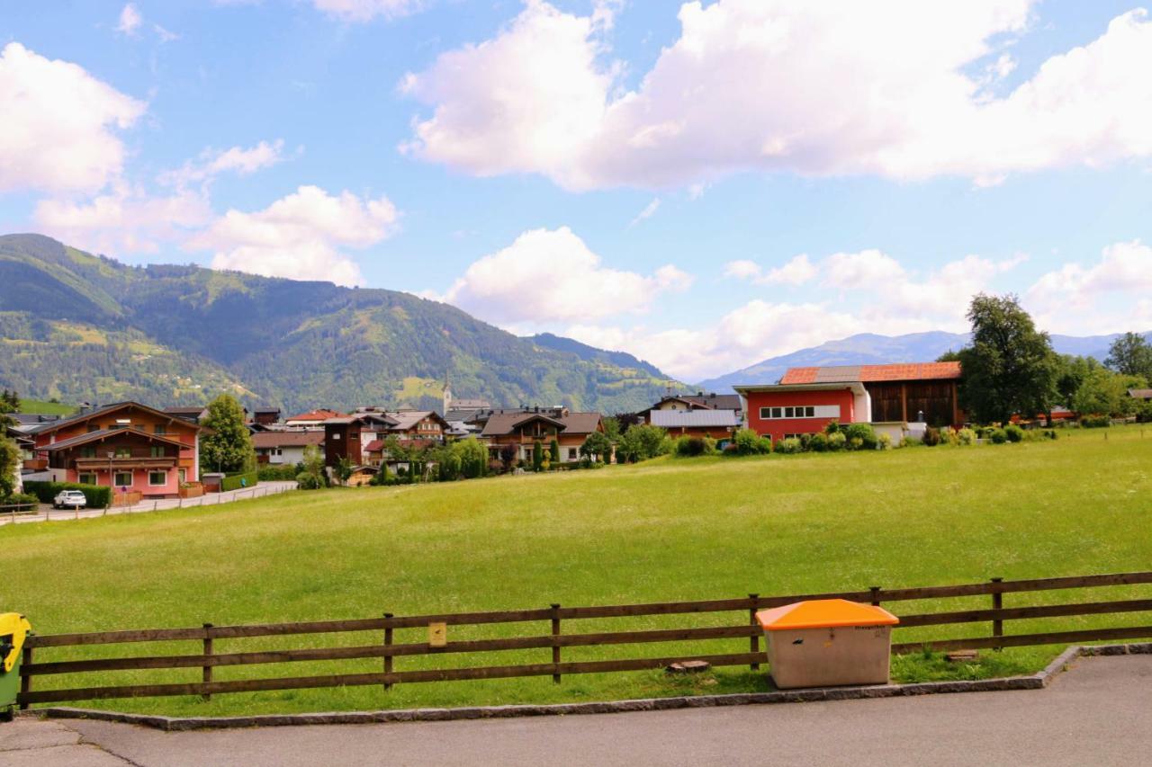 Green Wall Apartment Kaprun Bagian luar foto