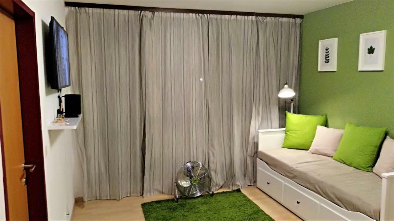 Green Wall Apartment Kaprun Bagian luar foto