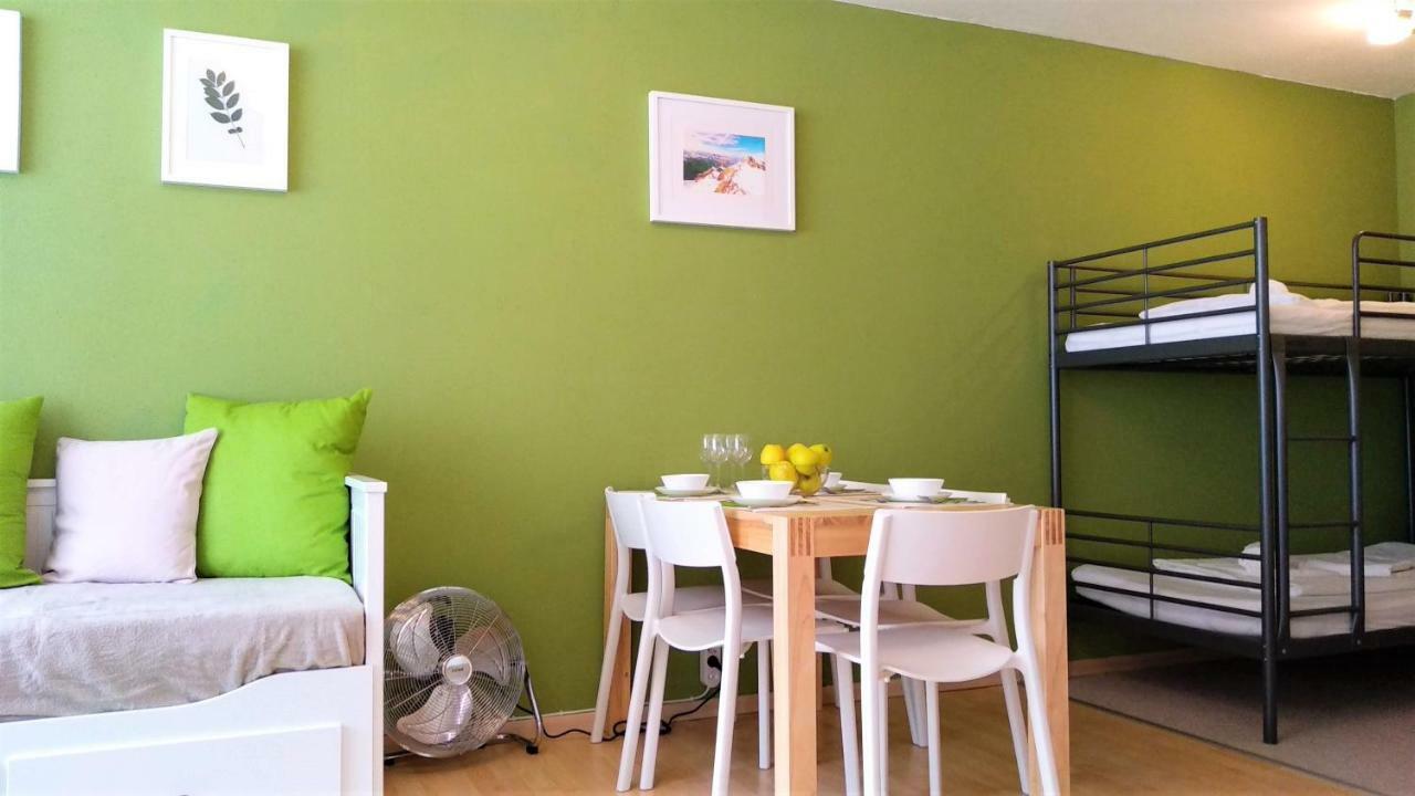 Green Wall Apartment Kaprun Bagian luar foto